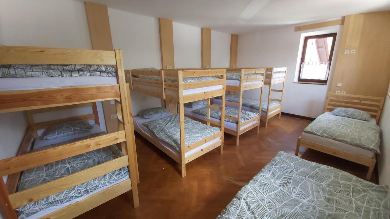 Hostel In Picerija Spajza Мойстрана Екстериор снимка