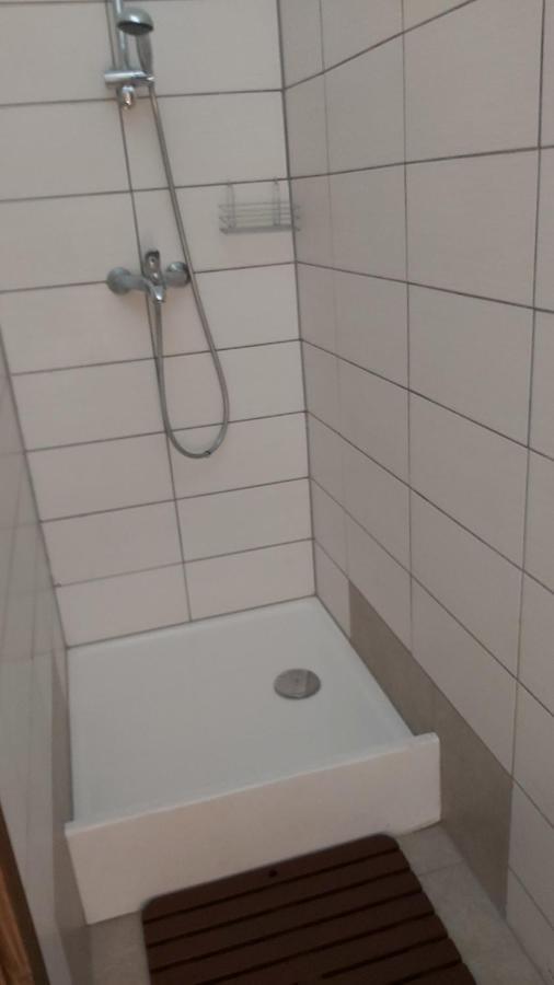 Hostel In Picerija Spajza Мойстрана Екстериор снимка