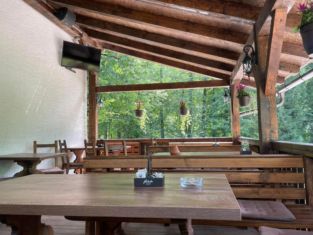 Hostel In Picerija Spajza Мойстрана Екстериор снимка
